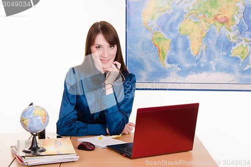 Image of Geography teacher in the classroom