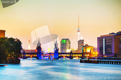 Image of Berlin cityscape with Oberbaum bridge