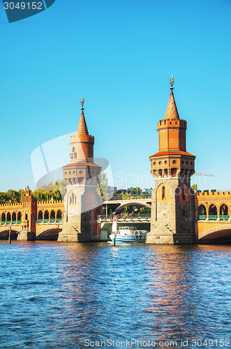 Image of Oberbaum bridge in Berlin