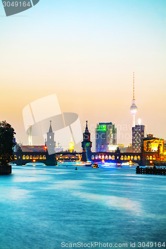 Image of Berlin cityscape with Oberbaum bridge