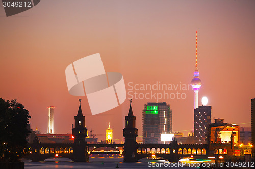 Image of Berlin cityscape with Oberbaum bridge