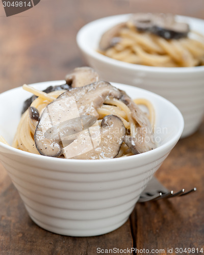 Image of Italian spaghetti pasta and mushrooms