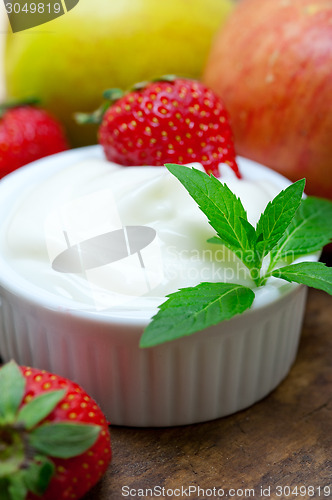 Image of fruits and yogurt 