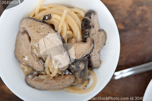 Image of Italian spaghetti pasta and mushrooms