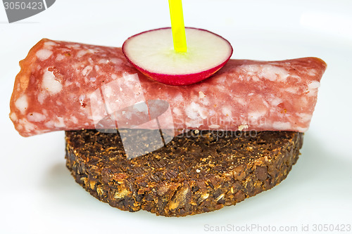 Image of Pumpernickel with salami