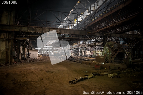 Image of Large empty hall with concrete walls