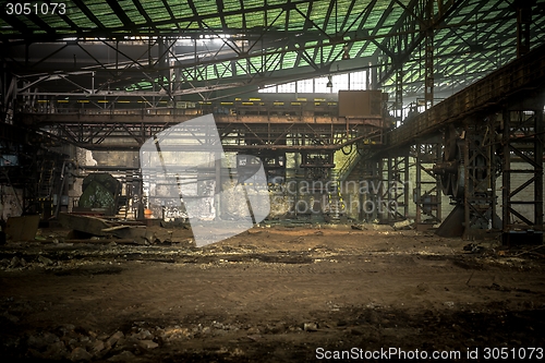 Image of Large empty hall with concrete walls