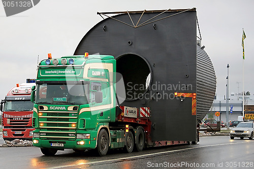 Image of Scania 124L Truck Hauls a Wide Load