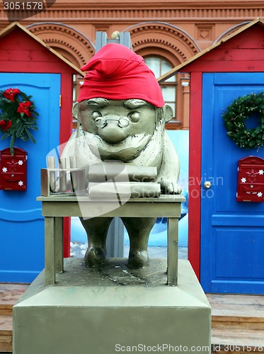 Image of Gnome in a red cap