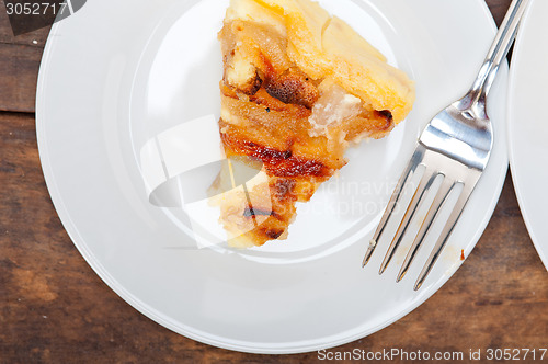 Image of fresh pears pie