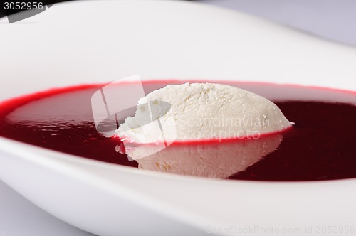 Image of Raspberry soup with mascarpone