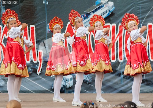 Image of Russian beauty in Rodnichok folk groupe