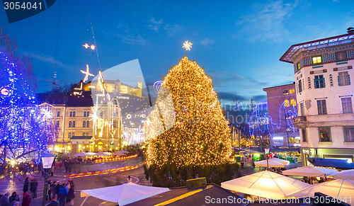 Image of Ljubljana's city center decorated for Christmas.