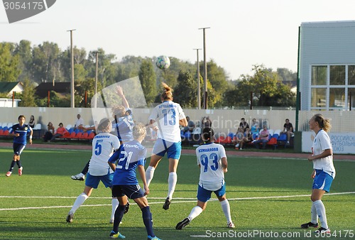 Image of Kurochkina Olesya (13) take ball over head