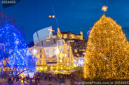 Image of Ljubljana's city center decorated for Christmas.