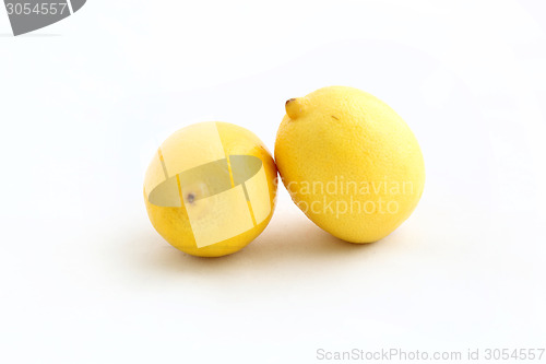 Image of two lemons 