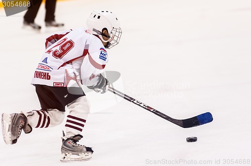 Image of Game between children ice-hockey teams