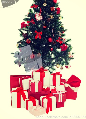 Image of christmas tree and presents