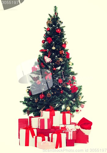 Image of christmas tree and presents