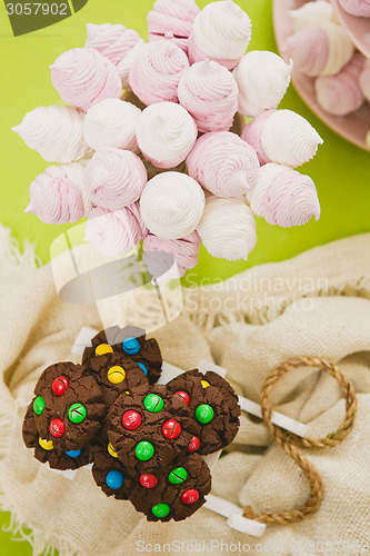 Image of Chocolate chips cookies