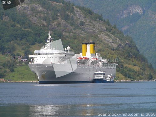 Image of Ship in Geirangerfiord_2_2004