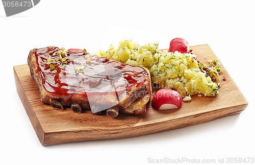 Image of Grilled pork ribs and mashed potatoes