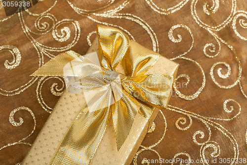 Image of detail of golden ribbon 