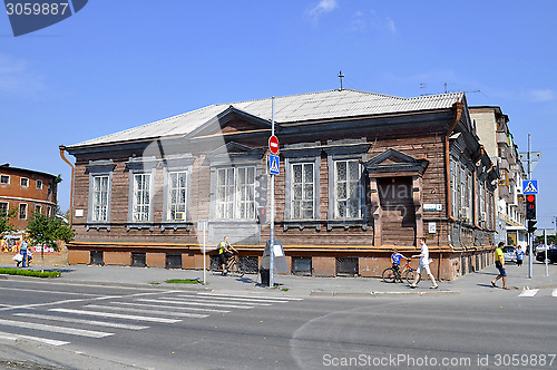 Image of The Nikolaev city school in Tyumen, Lenina, 5 / Perekopskaya, 4,