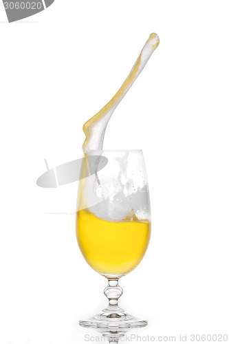 Image of Splashing beer