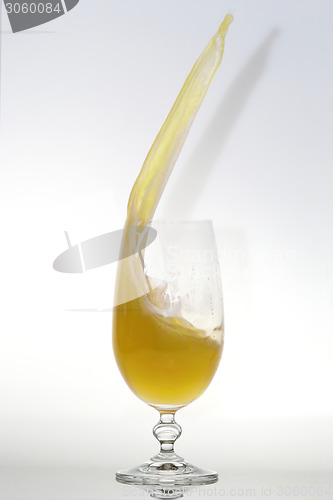 Image of Splashing beer