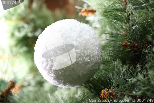 Image of White ball 