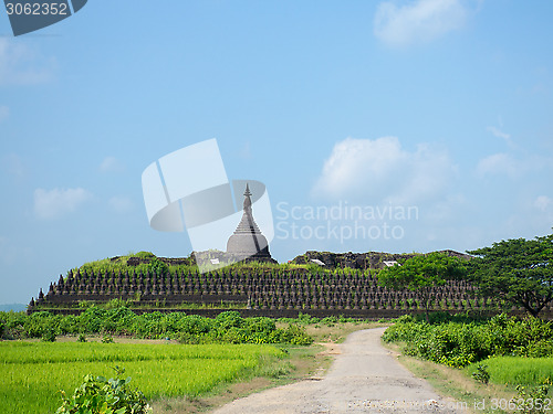 Image of The Koe-thaung Temple in Mrauk U, Myanmar