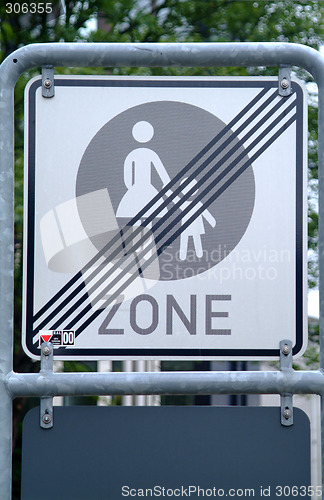 Image of end of pedestrian zone