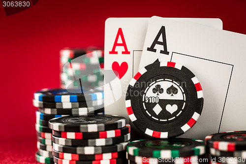 Image of chips and two aces