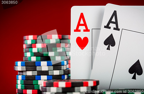 Image of chips and two aces