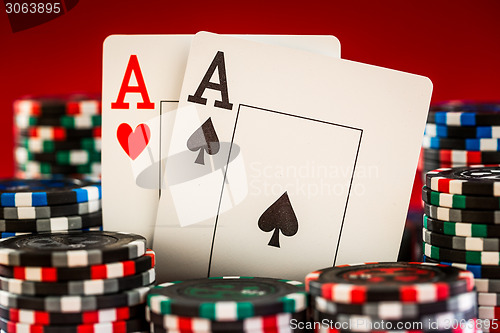 Image of chips and two aces