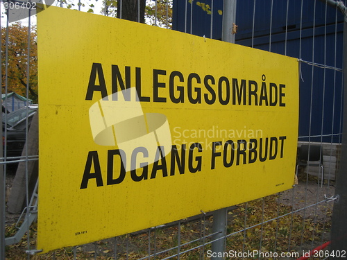 Image of Norwegian warning sign at construction  site