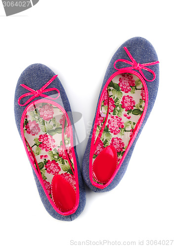 Image of Lightweight women's shoes with floral pattern