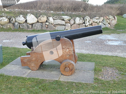 Image of Salute cannon