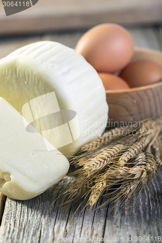 Image of Georgian cheese, eggs and corn.