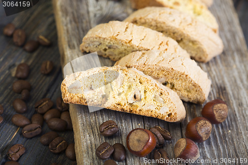 Image of Biscotti and coffee beans.