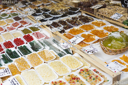 Image of Dried and candied fruit in the market.
