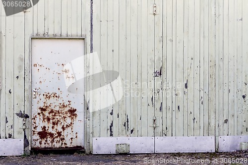 Image of rotten door