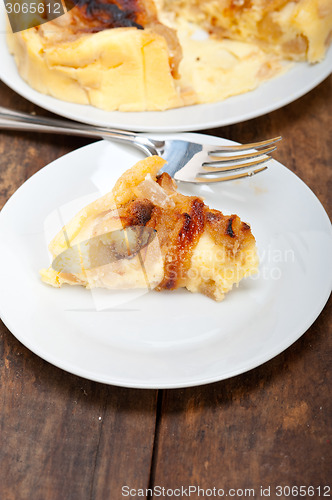 Image of fresh pears pie