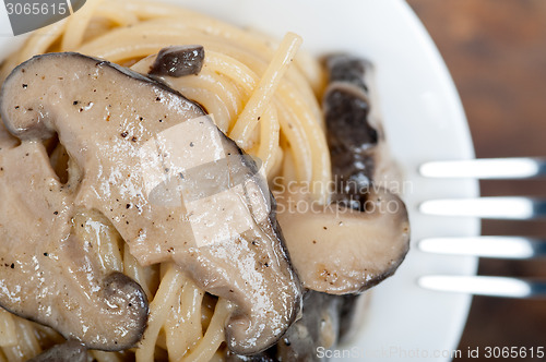 Image of Italian spaghetti pasta and mushrooms