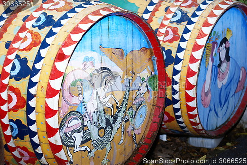 Image of Sicilian wooden barrel 