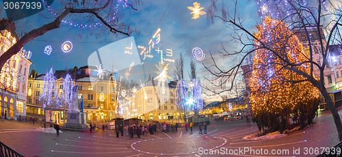 Image of Ljubljana's city center decorated for Christmas.