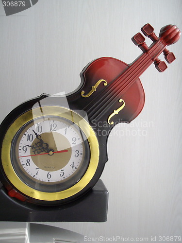 Image of clock-violin