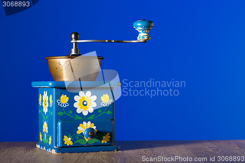 Image of Blue coffee grinder