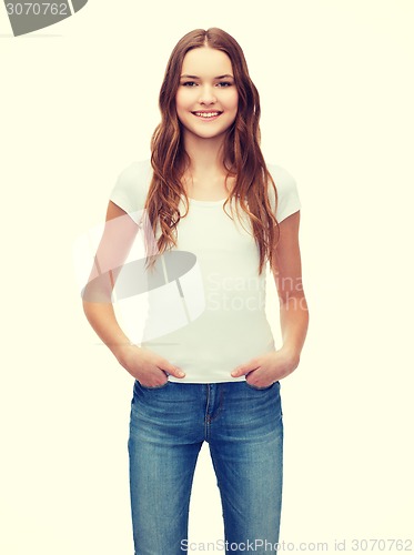 Image of smiling teenager in blank white t-shirt